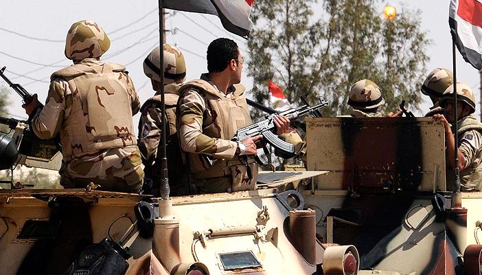المتحدث العسكري: مقتل ضابطين و4 جنود في استهداف مركبة بالشيخ زويد