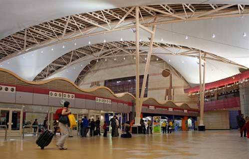 مطار شرم الشيخ يشهد تراجعا في الحركة السياحية بنحو 75%