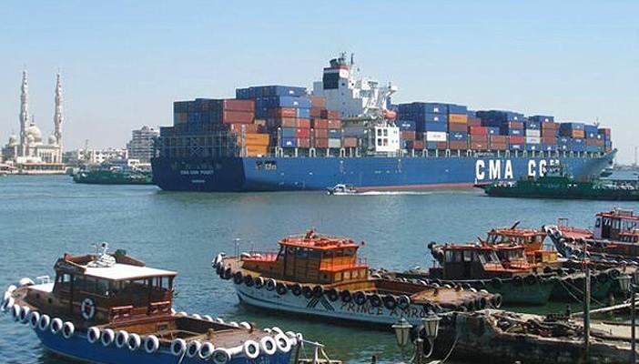 تعطل الملاحة بقناة السويس بسبب جنوح سفينة حاويات