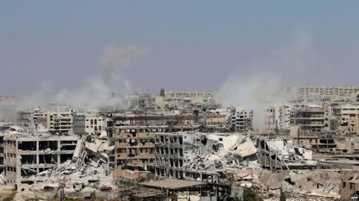 قوات النظام والميليشيات الشيعية تقتل وتحرق عشرات المدنيين شرقي حلب