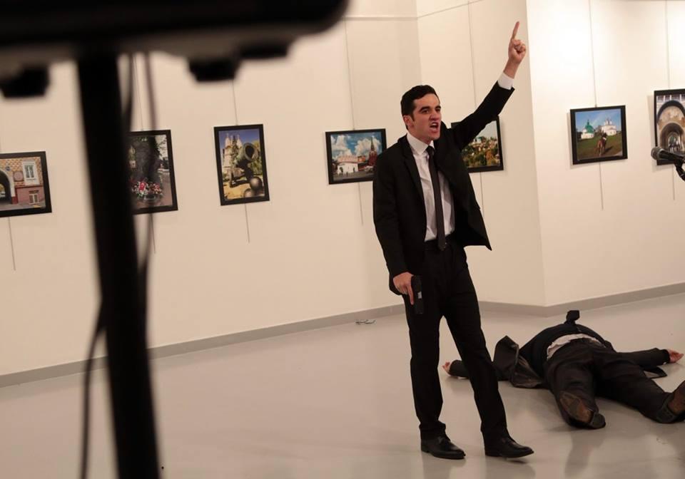 مقتل السفير الروسي بأنقرة في هجوم مسلح