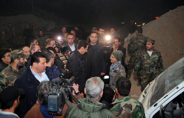 بالفيديو| الأسد يزور قواته ب”دمشق”