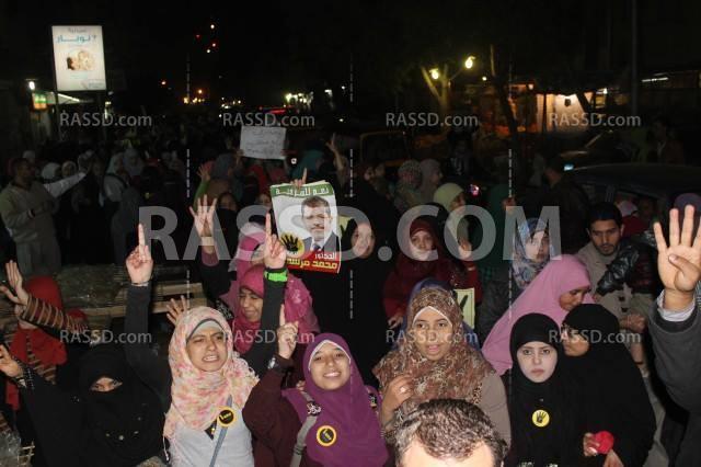 أهالي شبرا الخيمة يهتفون ضد حكم العسكر