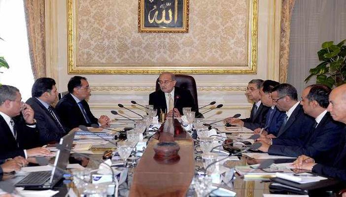 خبراء لـ”رصد”: إخفاقات الحكومة عام 2015 تنعكس على الاقتصاد في 2016