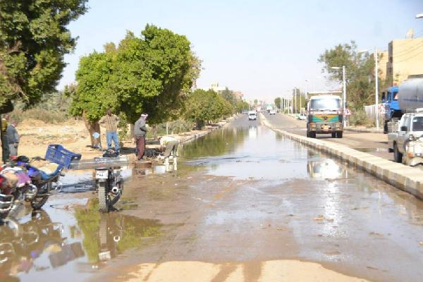 انهيار خط الصرف الصحي بالوادي الجديد