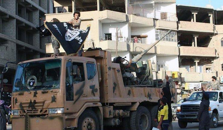 “داعش” تحظر على سكان الموصل الاحتفال بـ “المولد النبوي”