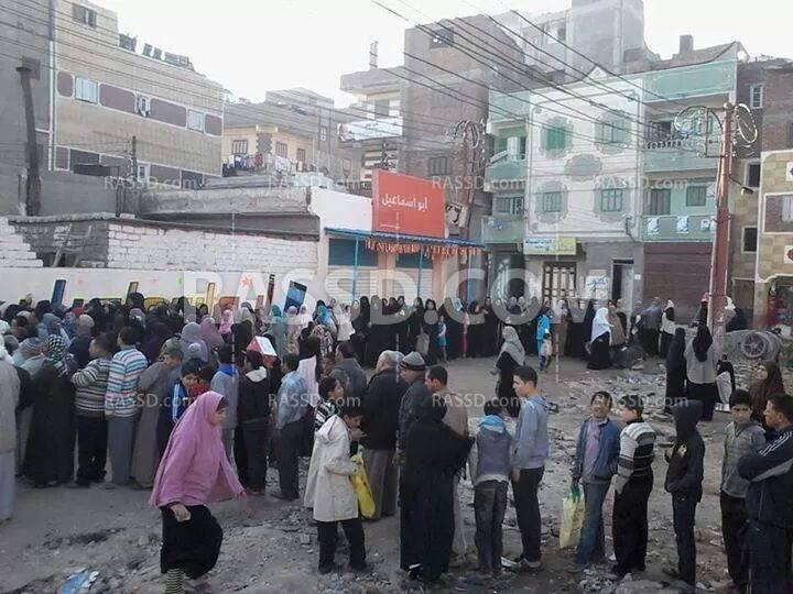 بالصور | أهالي كفر الشيخ ينتقدون منظومة الخبز الجديدة