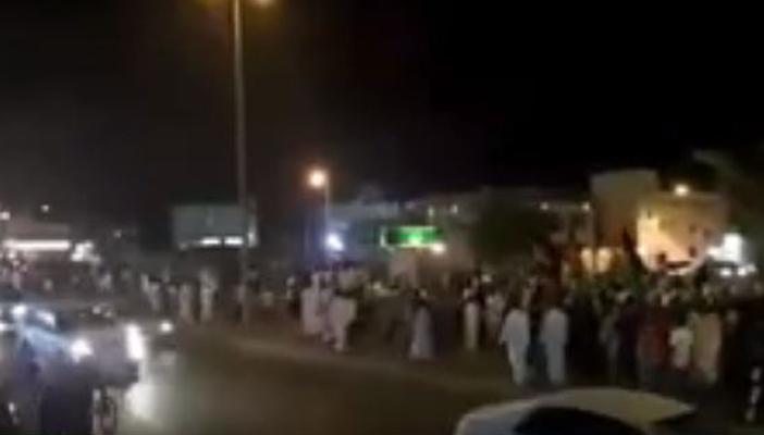 بالفيديو.. مظاهرات بالسعودية تهتف: الشعب يريد إسقاط “آل سعود”