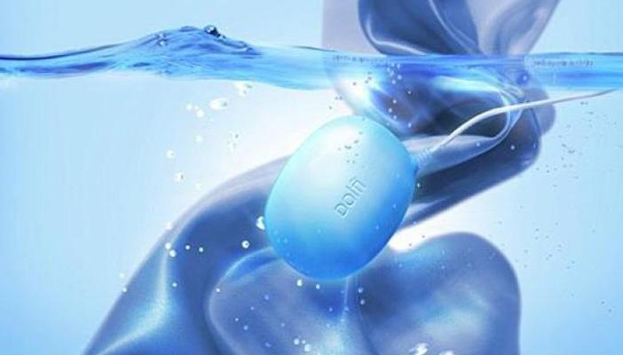 باحثون سويسريون يخترعون جهازا بحجم صابونة يحل محل غسالة الملابس