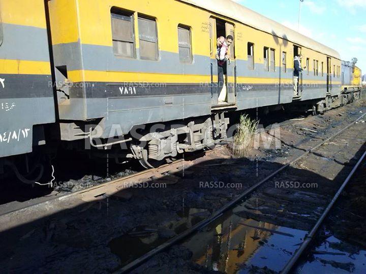 بالصور | “المحطة المهجورة” بقطار أبي قير..  للإهمال عنوان