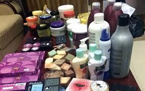 ضبط أكثر من 5 آلاف قطعة مستحضرات تجميل مجهولة المصدر بالموسكي