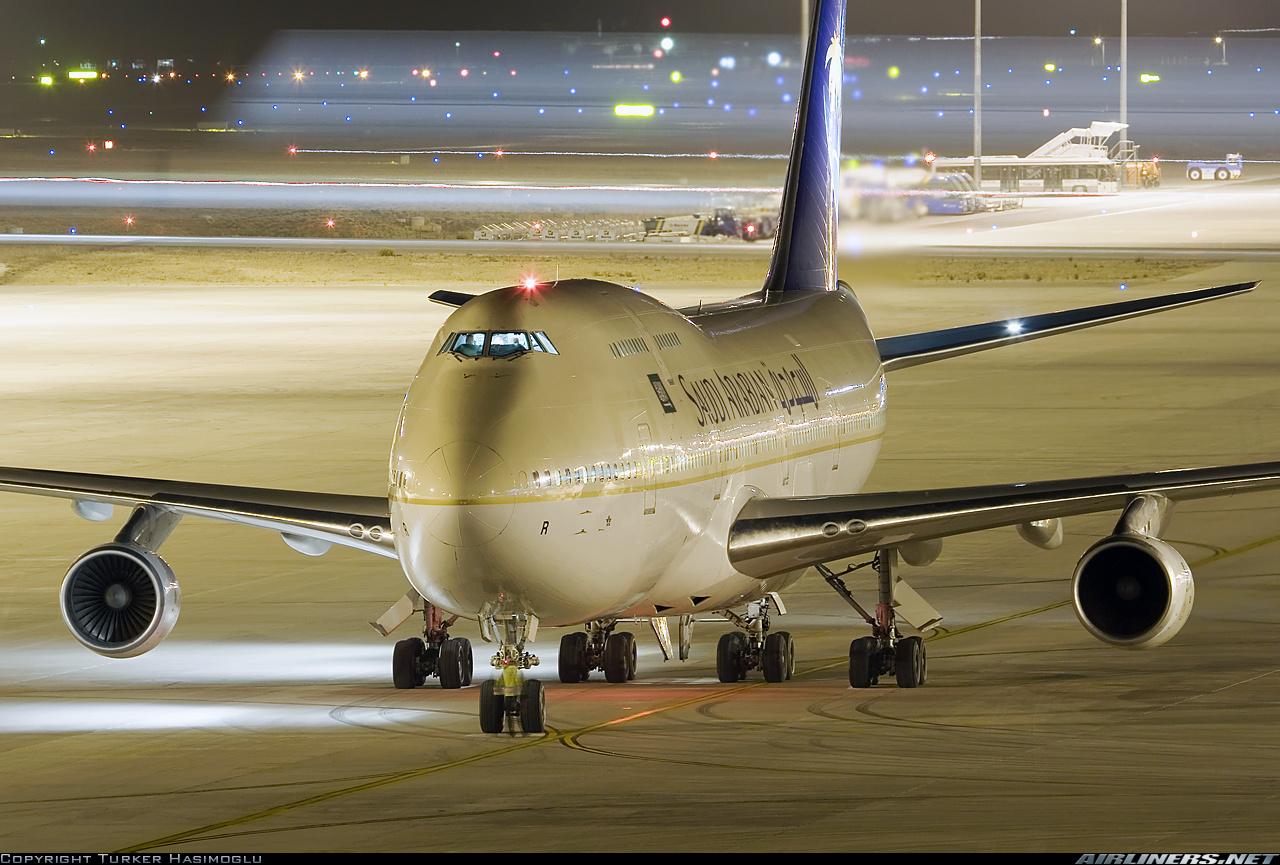 “السعودية” تعلق رحلاتها من وإلى اسطنبول