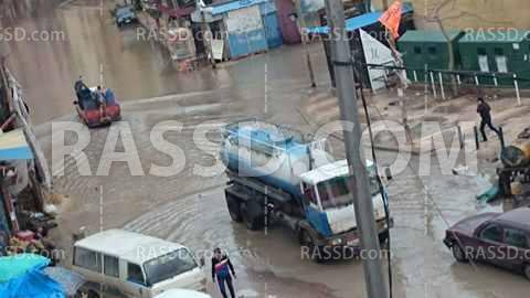 مياه الأمطار تسبب شلل مروري بمناطق شرق الإسكندرية