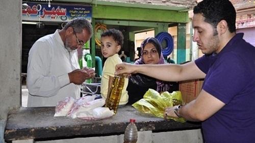 البطاقات التموينية لم تعد سندا لفقراء مصر