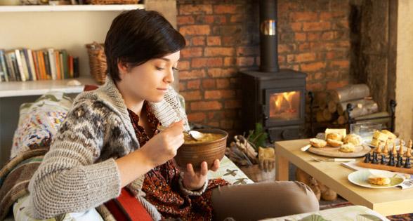 مع موجات الصقيع.. 10 أطعمة تعطيك إحساس بالدفء