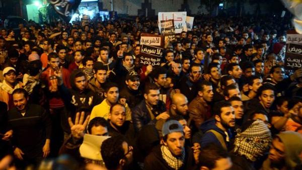 90 فاعلية ثورية مسائية فى جمعة “معًا نثور”