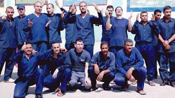 ​أخرها “تسخير السجناء”.. وسائل لجأ إليها  السيسي لتوفير عمالة مجانية