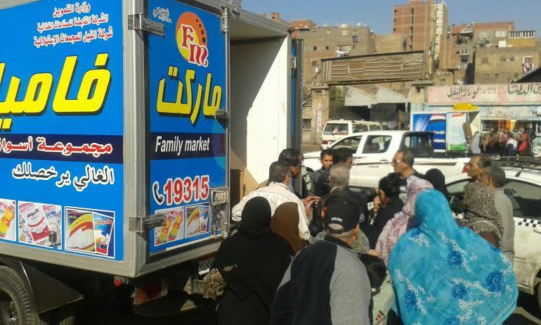 وزارة التموين تبدأ في بيع منتجات اللحوم والدواجن بالسيارات المتنقلة