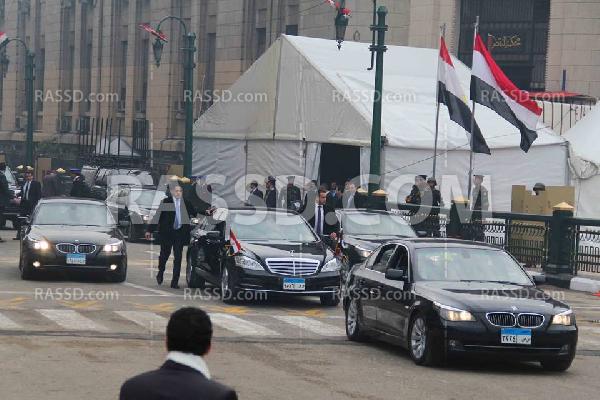 بالصور | السيسي يدخل ويغادر دار القضاء من خيمة “خصوصي”