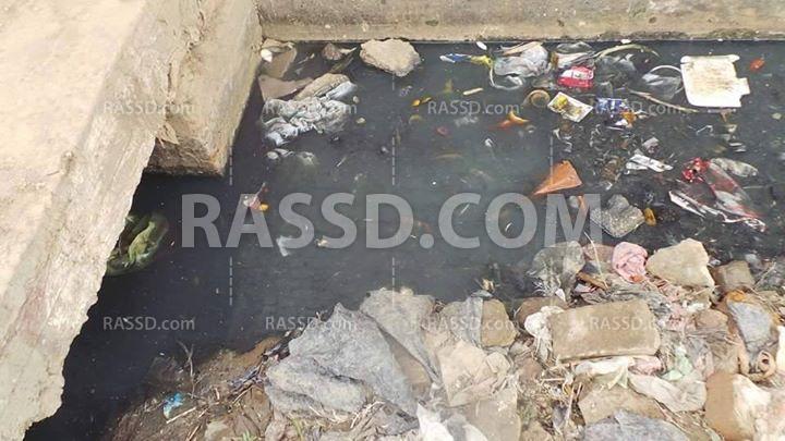 بالصور | المصارف وأكوام “القمامة” تغزو قرى أبشواي