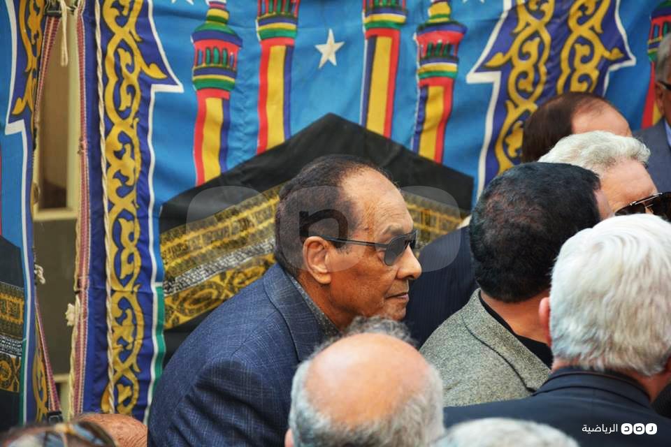 بالفيديو.. عدسة “رصد” تلتقط لحظات دخول المشير طنطاوي إلى جنازة الثعلب