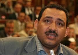 العمدة: العسكر يديرون البرلمان بتحريك أعضائه بالحبال