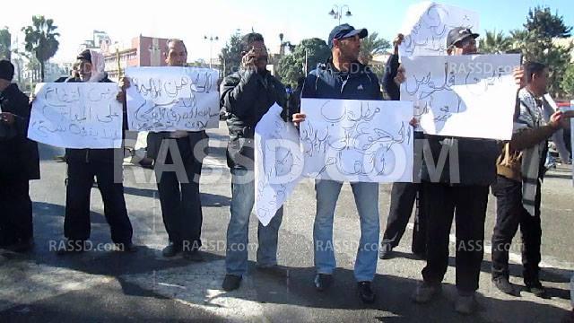 وقفة لمهندسي وعمال الصرف الصحي ببورسعيد لإقالة رئيس الشركة