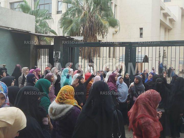 وقفة لطالبات الأزهر بالمنصورة تنديدًا باعتقال وفصل زميلاتهن