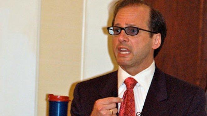 فيديو..الاعلام المصري يستعين بحلاق أمريكي