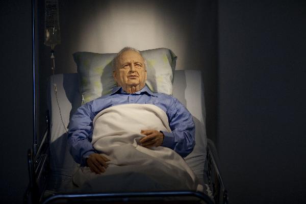 روبرت فيسك يسخر من وصف شارون برجل سلام