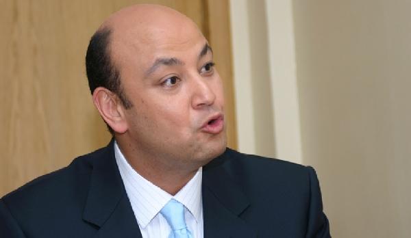 بالفيديوlأديب يطالب المصريين بقبول بيع الأراضي للأجانب