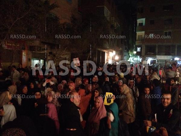 مسيرة ليلية بالمعادي تطالب بمقاطعة الاستفتاء على الدستور