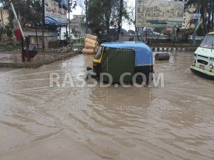 بالصور | كفرالشيخ تغرق في مشاكل الصرف والخبز و”الأنابيب”