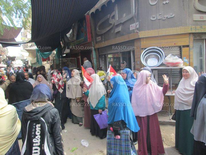 وقفة للسيدات بسوق بني سويف تنديدا بغلاء الأسعار