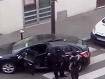 فيديو جديد للحظة اقتحام جريدة “شارلي إيبدو” بفرنسا