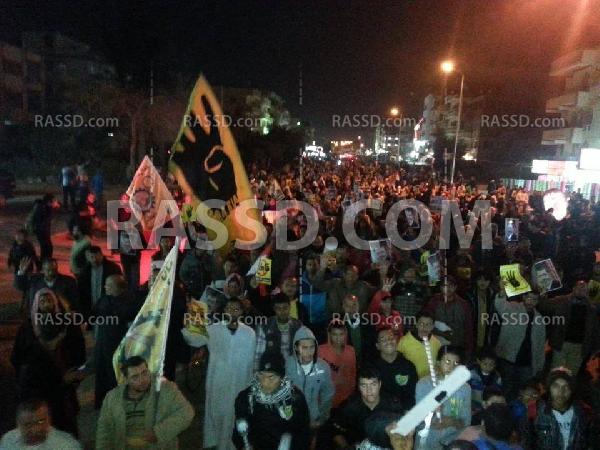 مسيرة حاشدة بمدينة العاشر تدعو لمقاطعة الدستور