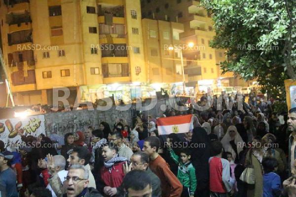 مسيرة ليلية بفيصل تدعو الأهالي لمقاطعة الإستفتاء