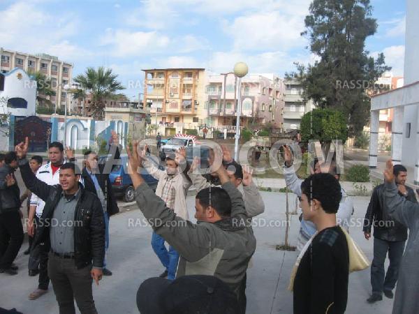 شباب ضد الانقلاب تتظاهر بدمياط رفضا للإستفتاء