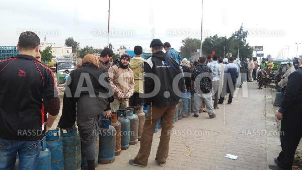 طوابير ومشاجرات بالمحافظات بعد تفاقم أزمة الغاز