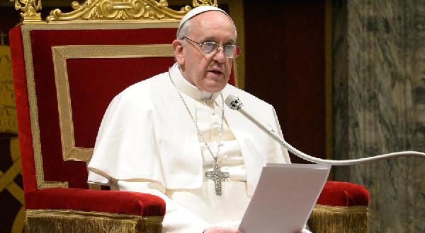 بابا الفاتيكان: حرية التعبير لا تعني تسفيه أديان الآخرين