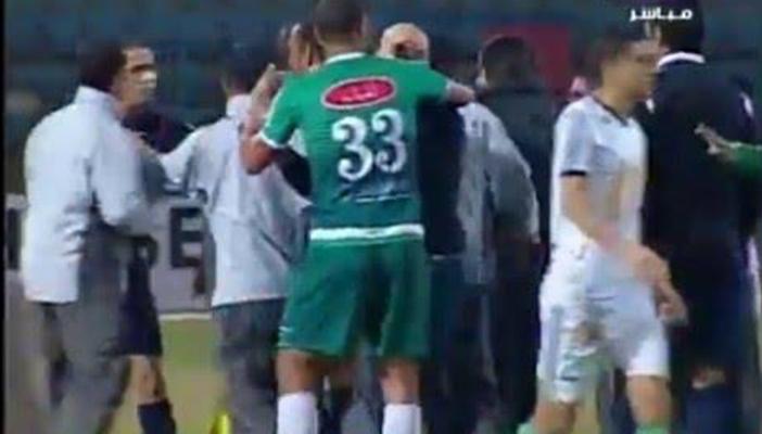 بالفيديو.. اشتباكات بالأيدي بين لاعبي الاتحاد والمصري البور سعيدي