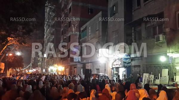 ثوار المعادي يحرقون صورة قائد الانقلاب العسكري