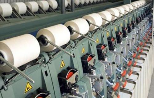 العاملين بالنسيج: الحكومة تعهدت بصرف مستحقات العمال