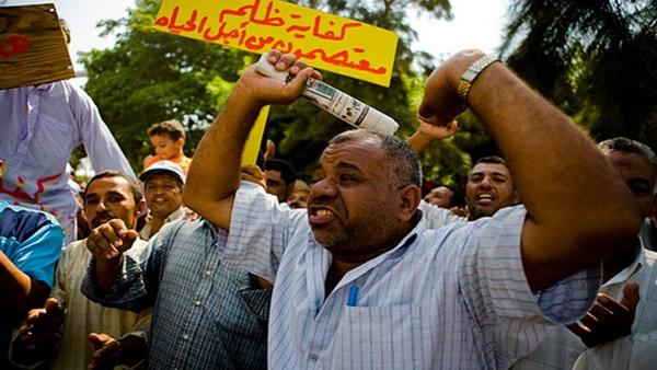 لليوم الثاني على التوالي.. عمال مصنع السكر بالفيوم يواصلون إضرابهم