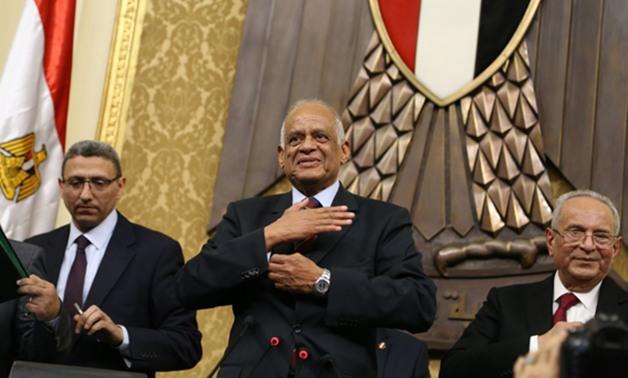 رئيس النواب: المفروض تصوتوا في ثانية.. ومغردون: برلمان فائق السرعة