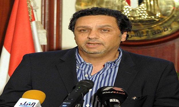 فيديو..عبد العظيم متناقضا:الشباب استفتوا..والامتحانات سبب غيابهم