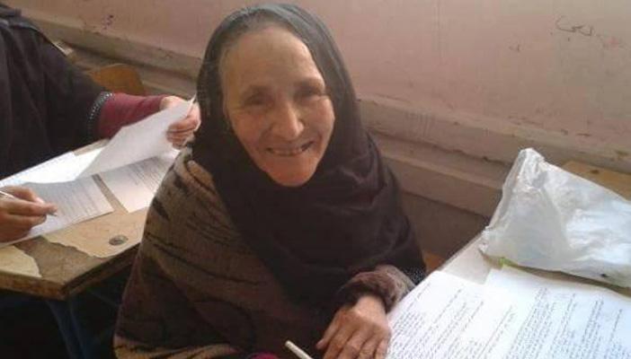 سيدة 70 عاما تؤدي امتحان الإعدادية بالفيوم وتؤكد لـ”رصد”: تعلمت لأفهم