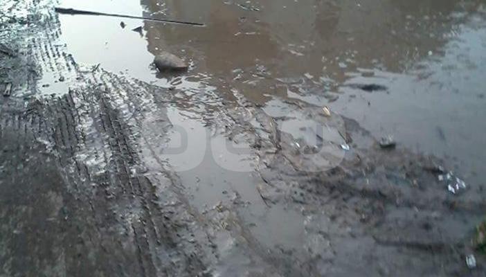 بالصور.. أزمات الفيوم تتفاقم بعد انتشار مياه الصرف الصحي وتعطيل المرور