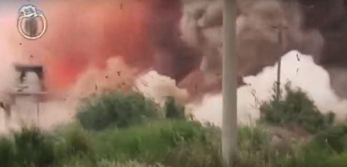 بالفيديو.. شاهد تفجير حافلة تقل مجندات في جيش بشار