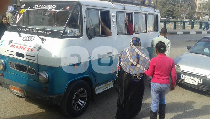 الفيوم.. ارتفاع أجرة التاكسي والسرفيس.. والأهالي: “أين الرقابة؟”